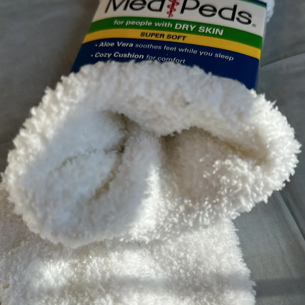 Med Peds  White 1 Pair Super Soft Anklet Socks Medium NWT